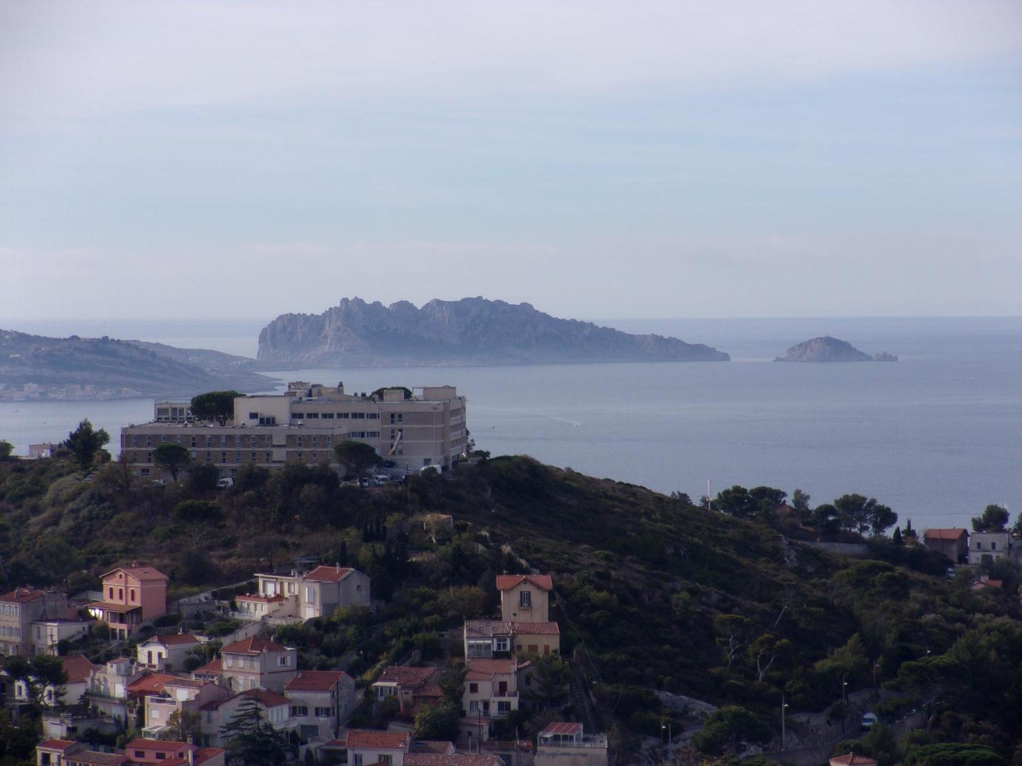 Stud Terras Ville Corniche 2 Pers Stat Gratuit Rue Modif Suivt Possib Et Accord Exclusif Marseille Exterior photo