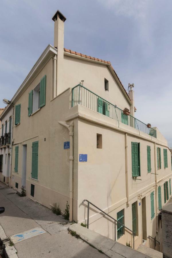 Stud Terras Ville Corniche 2 Pers Stat Gratuit Rue Modif Suivt Possib Et Accord Exclusif Marseille Exterior photo